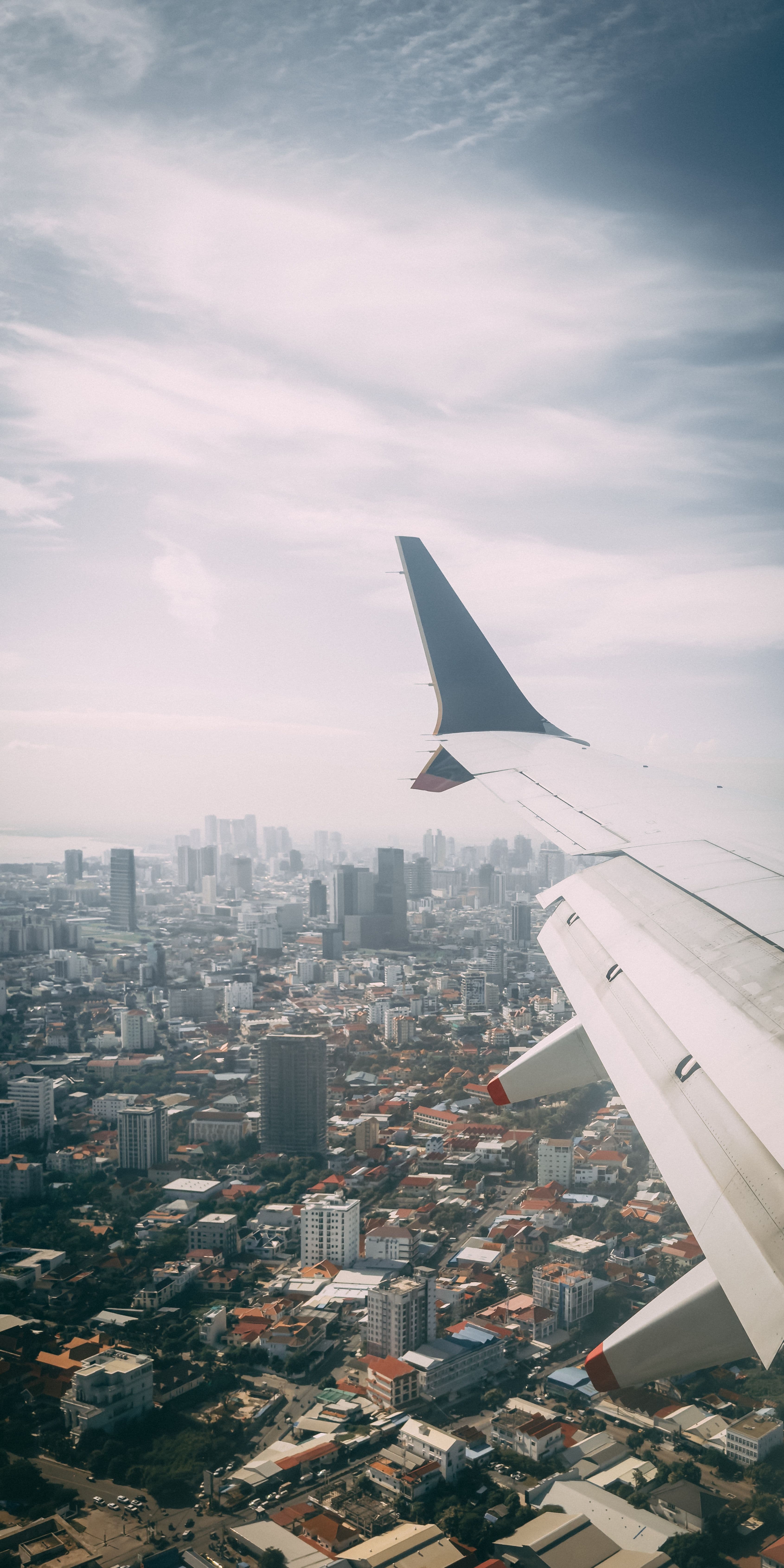 Anflug über einer Stadt