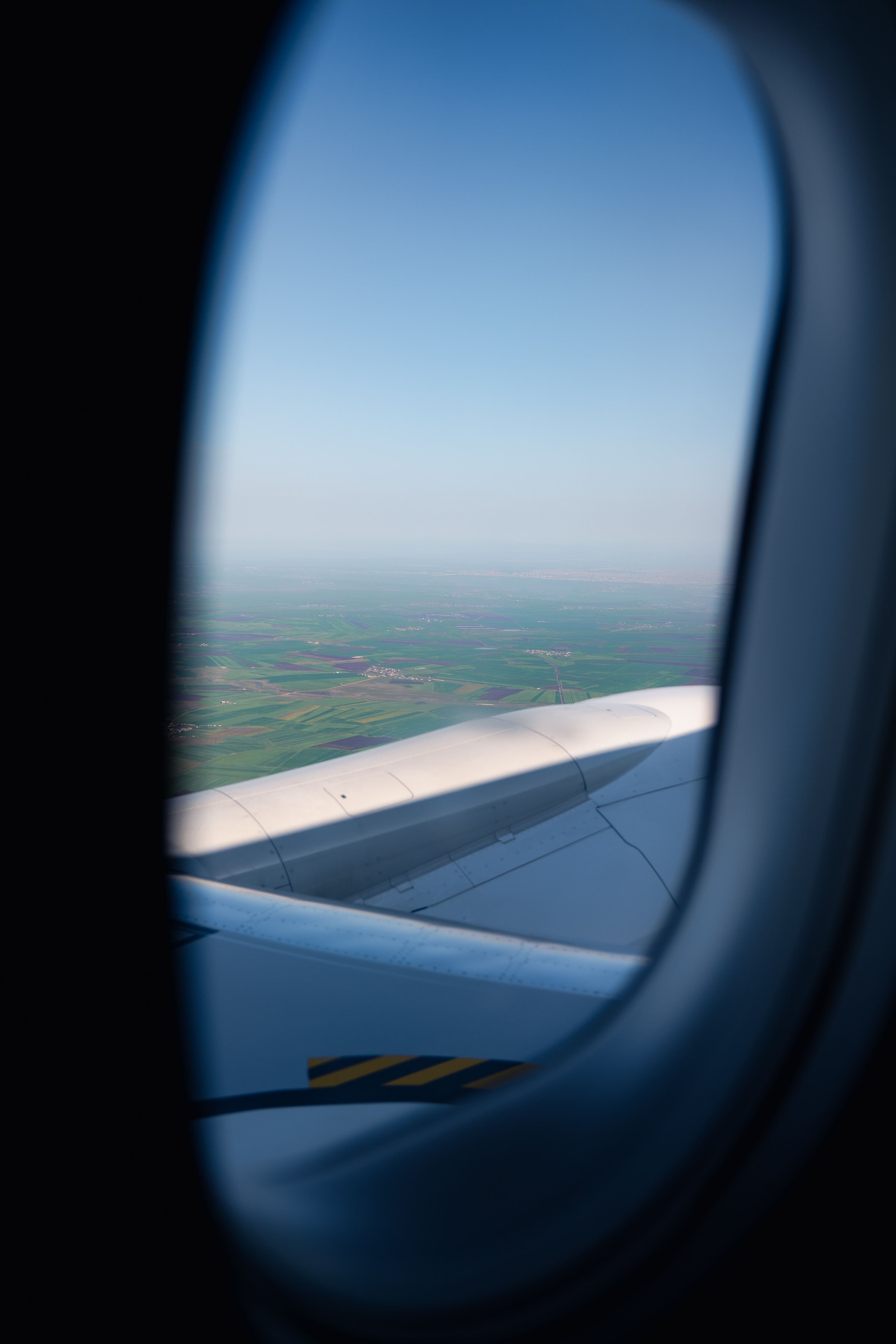 Blick aus einem Flugzeugfenster